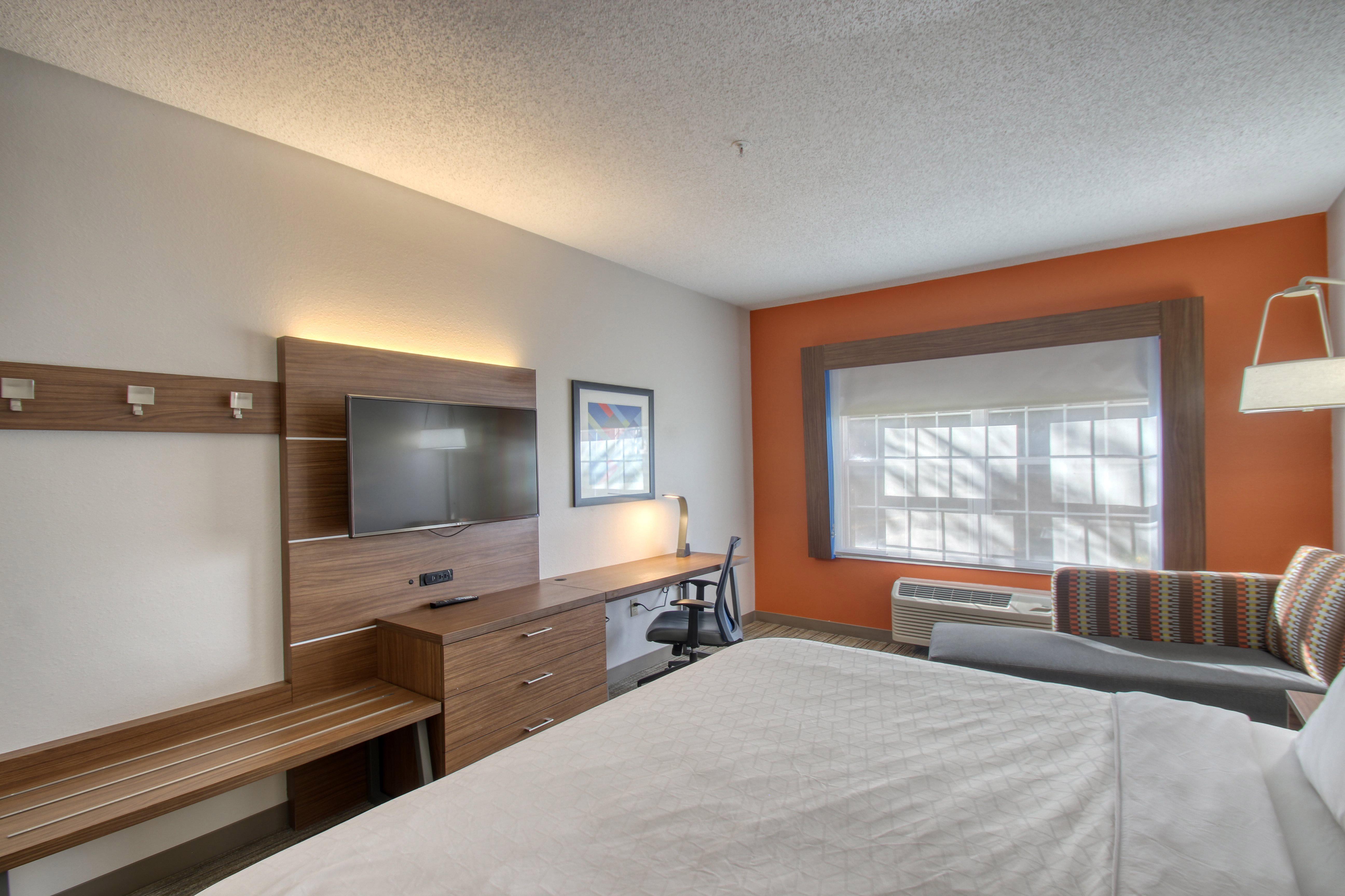 Holiday Inn Express Hotel & Suites Oshkosh - State Route 41 By Ihg Экстерьер фото