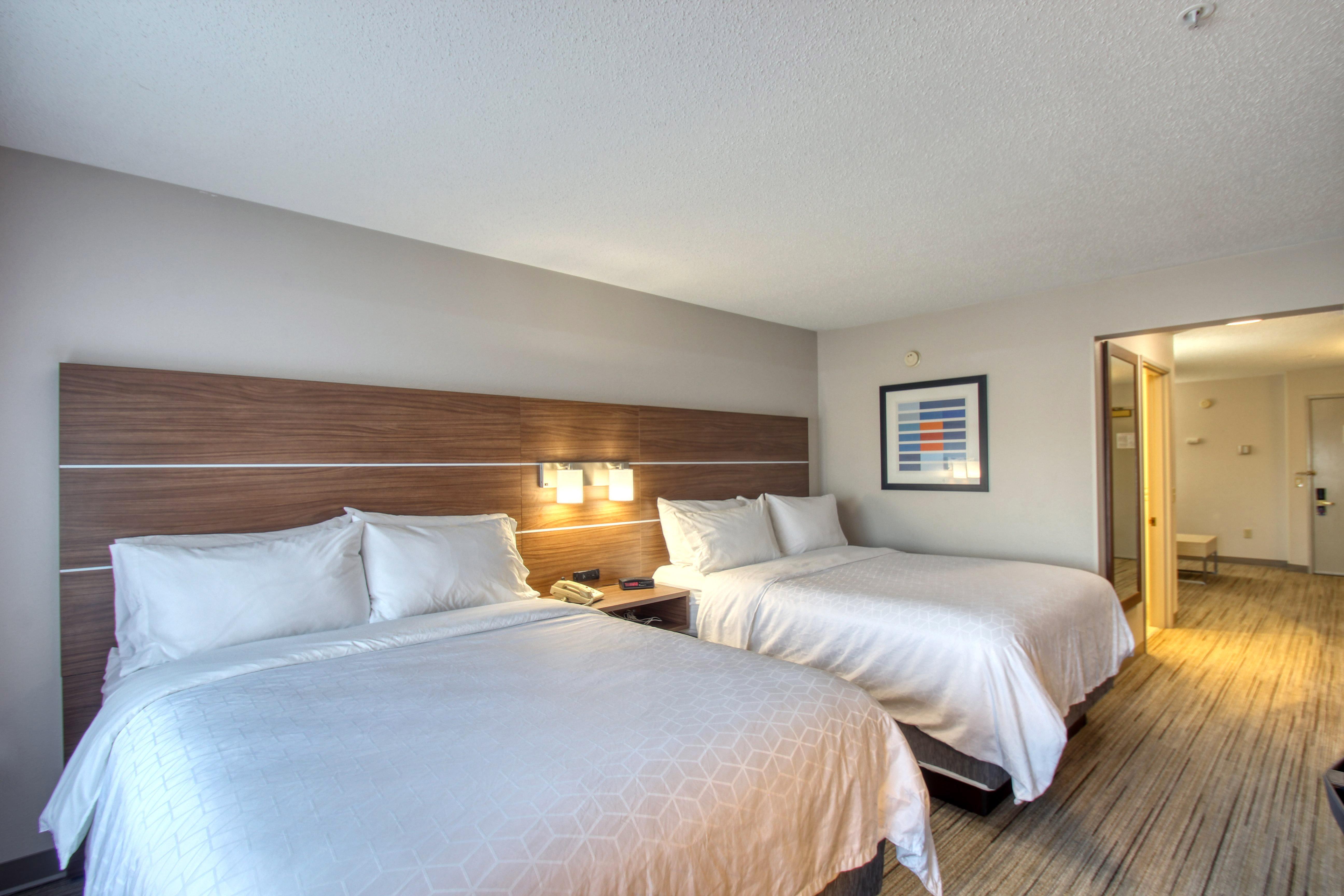 Holiday Inn Express Hotel & Suites Oshkosh - State Route 41 By Ihg Экстерьер фото