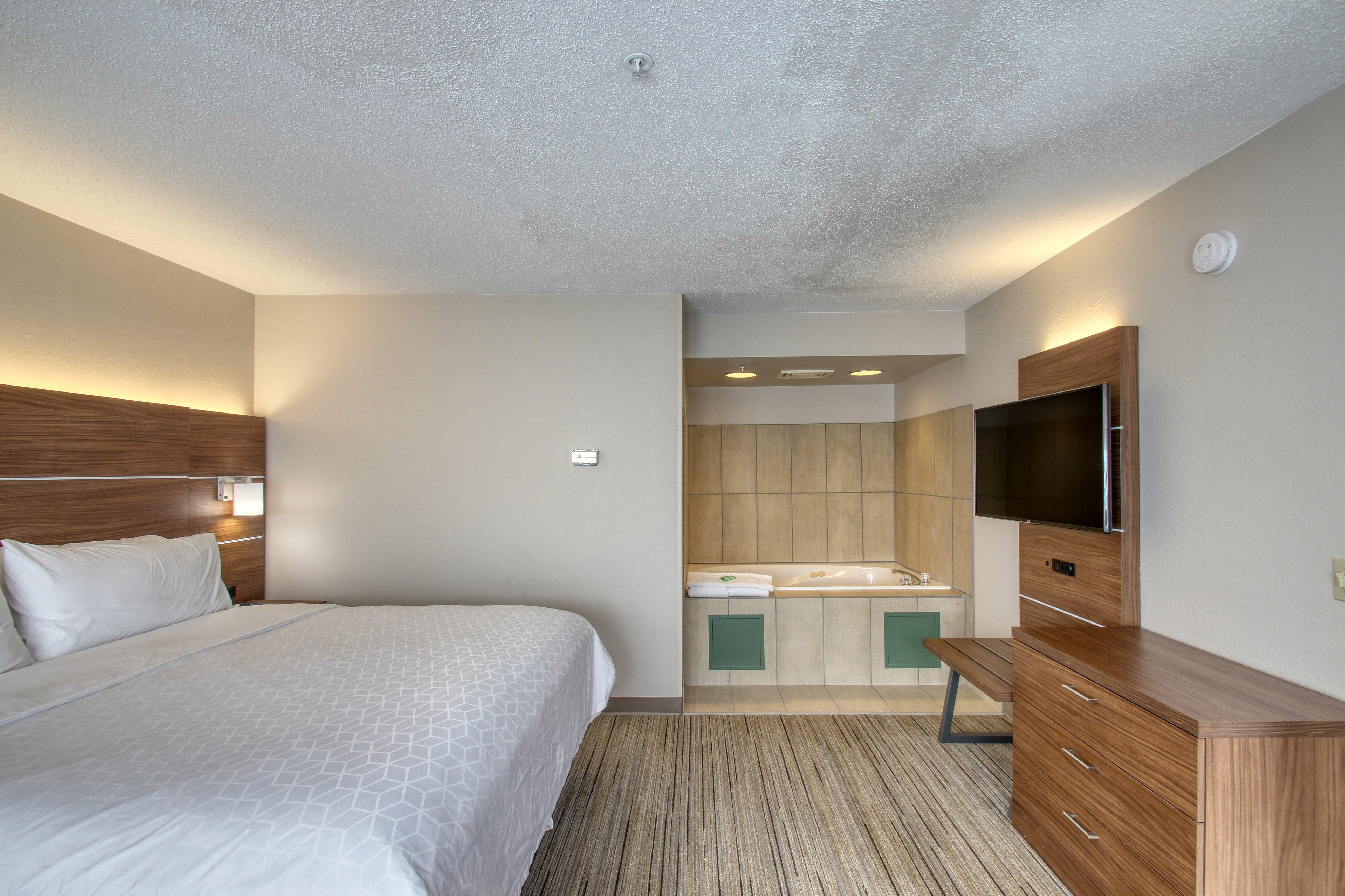 Holiday Inn Express Hotel & Suites Oshkosh - State Route 41 By Ihg Экстерьер фото