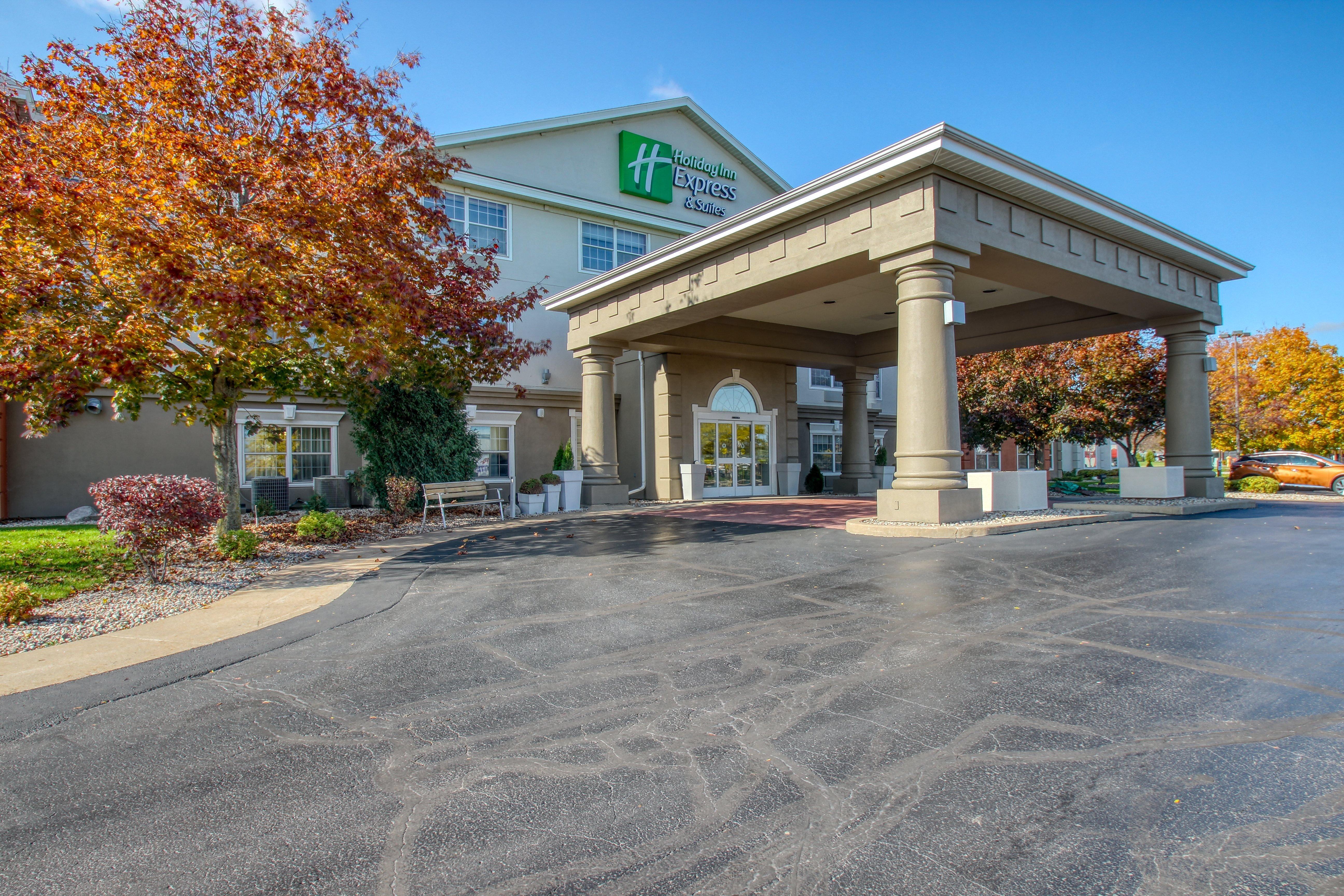 Holiday Inn Express Hotel & Suites Oshkosh - State Route 41 By Ihg Экстерьер фото