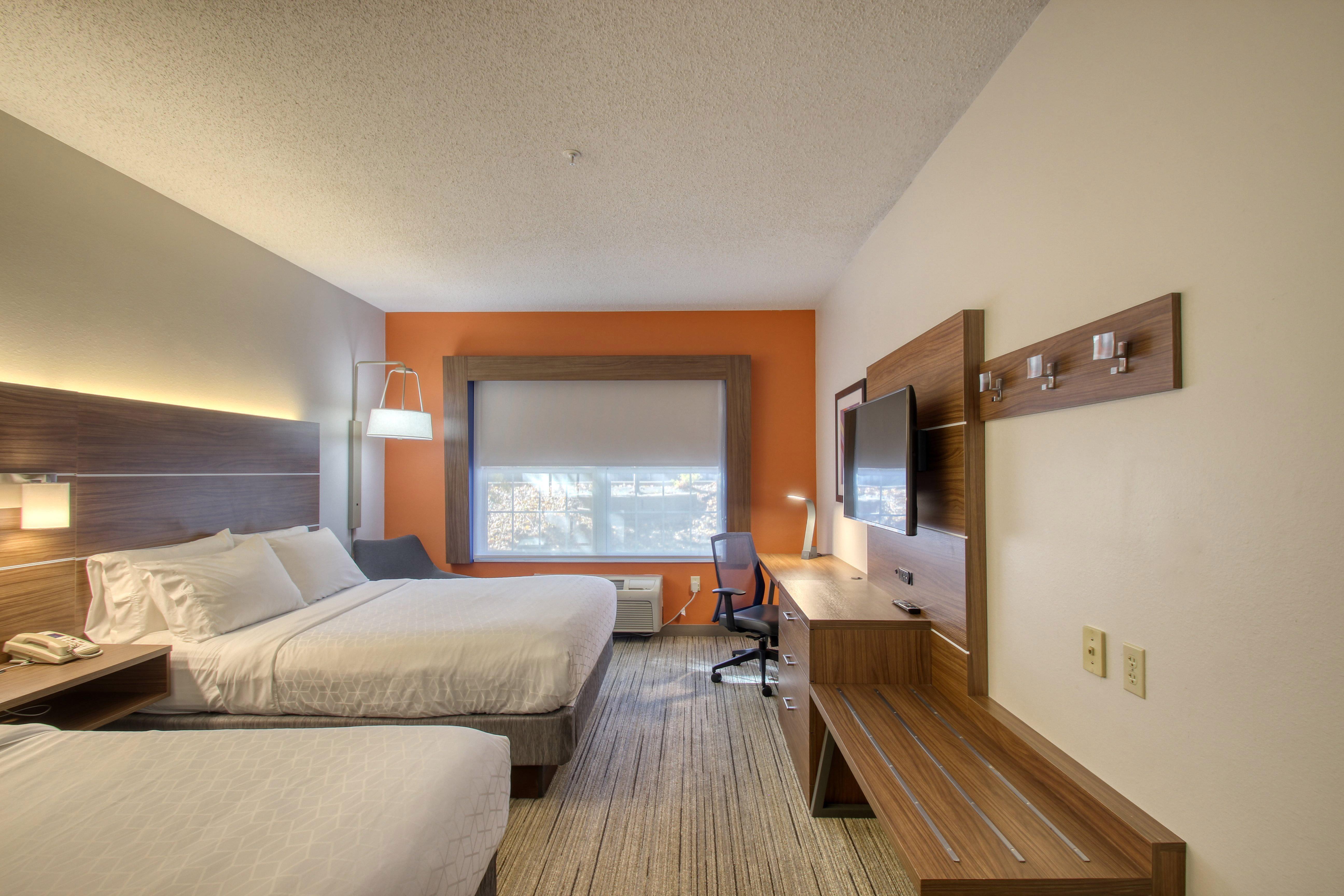 Holiday Inn Express Hotel & Suites Oshkosh - State Route 41 By Ihg Экстерьер фото