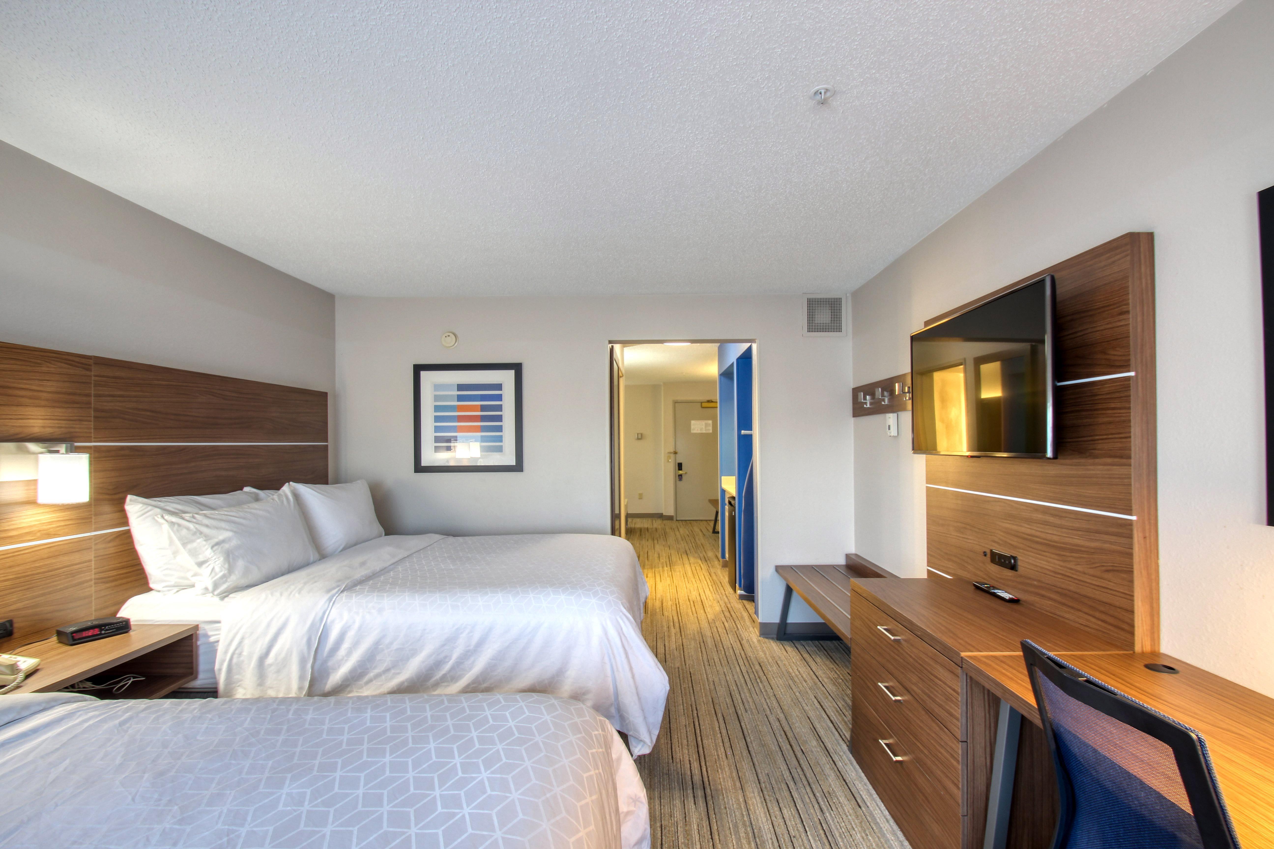 Holiday Inn Express Hotel & Suites Oshkosh - State Route 41 By Ihg Экстерьер фото