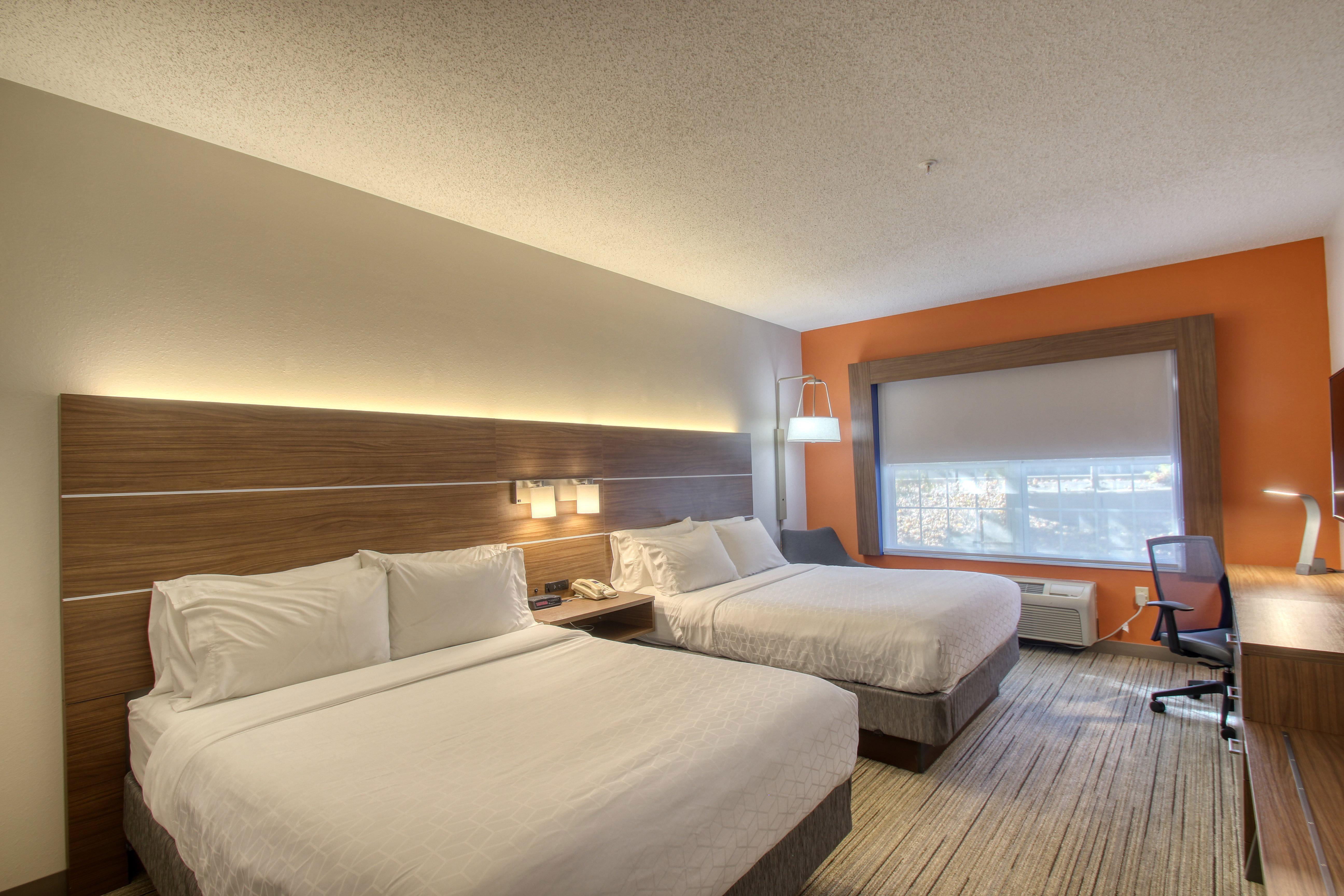 Holiday Inn Express Hotel & Suites Oshkosh - State Route 41 By Ihg Экстерьер фото