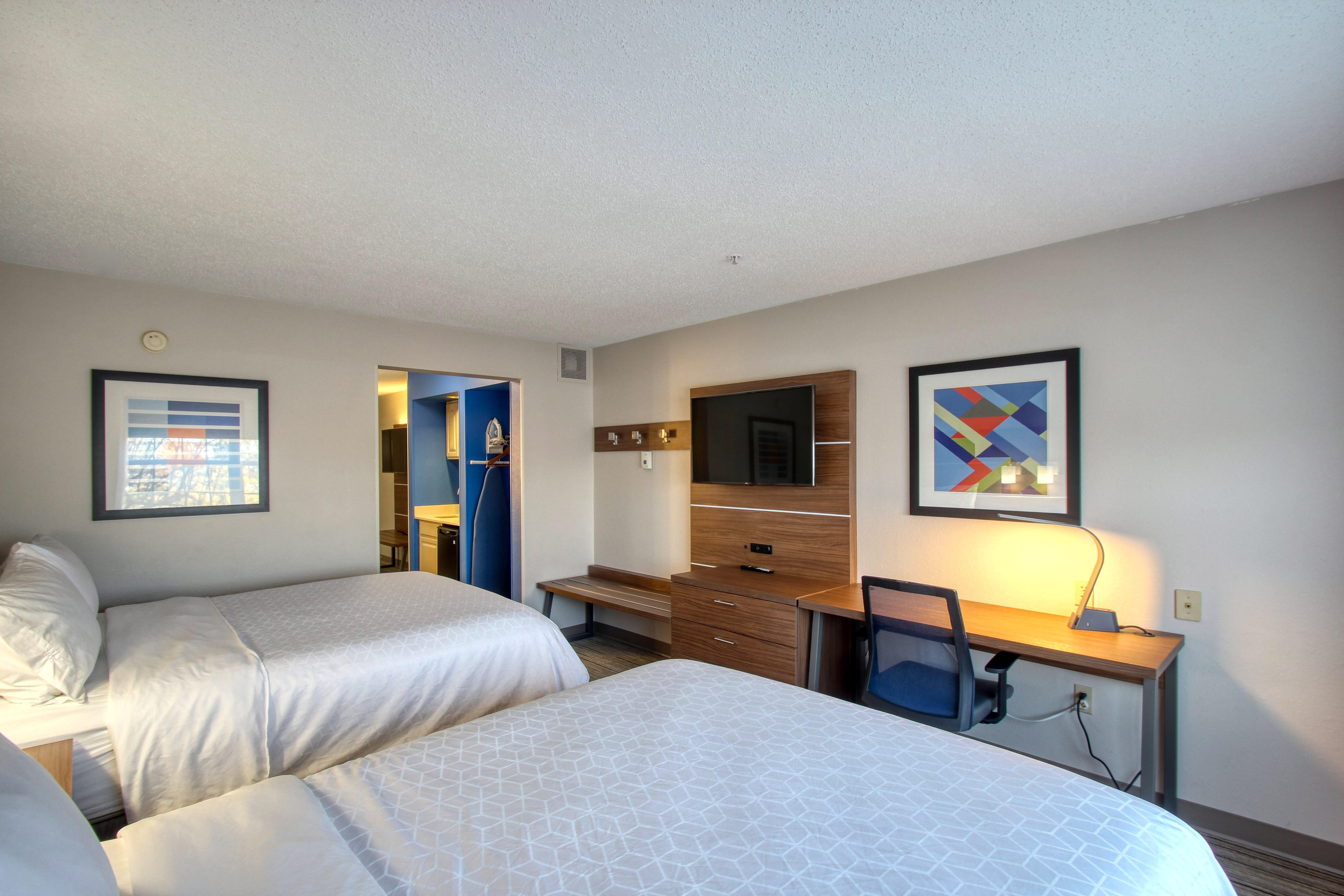 Holiday Inn Express Hotel & Suites Oshkosh - State Route 41 By Ihg Экстерьер фото