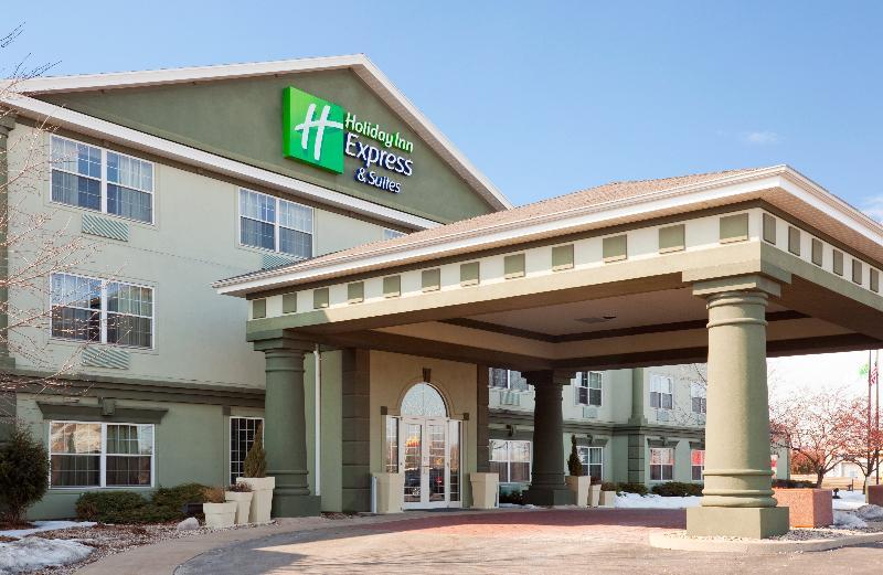 Holiday Inn Express Hotel & Suites Oshkosh - State Route 41 By Ihg Экстерьер фото