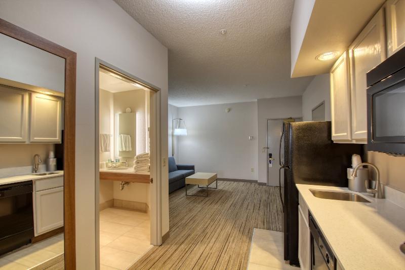 Holiday Inn Express Hotel & Suites Oshkosh - State Route 41 By Ihg Экстерьер фото