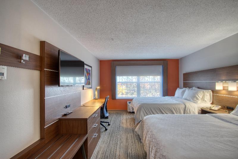 Holiday Inn Express Hotel & Suites Oshkosh - State Route 41 By Ihg Экстерьер фото